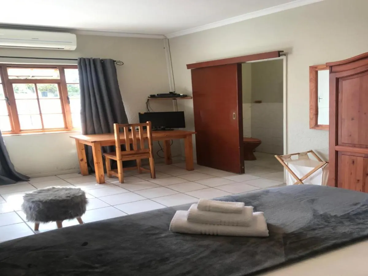 Le Petit Chateau Guest House Durbanville