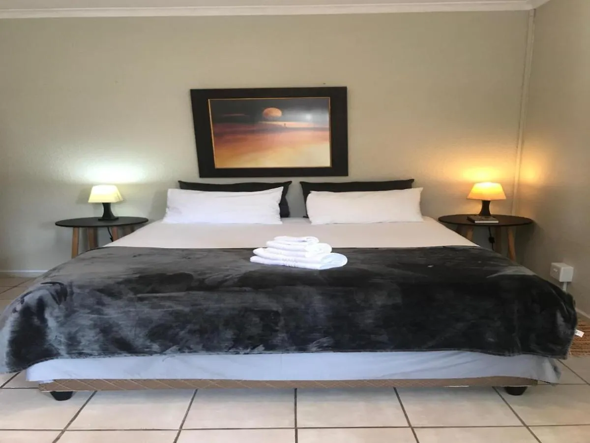 Le Petit Chateau Guest House Durbanville 4*,  Sudafrica