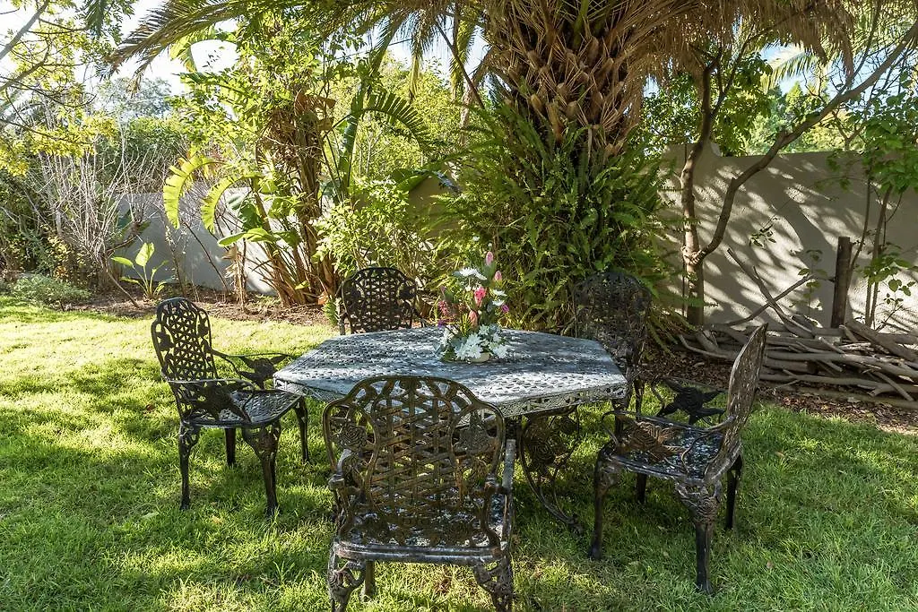 Le Petit Chateau Guest House Durbanville