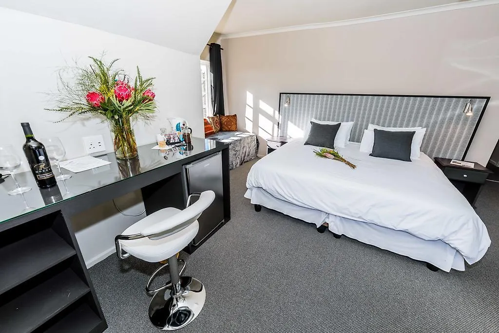 Le Petit Chateau Guest House Durbanville