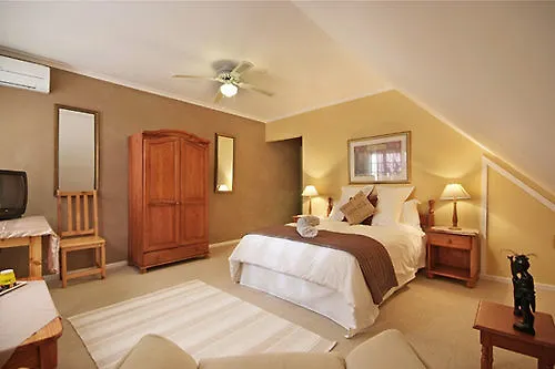 Le Petit Chateau Guest House Durbanville 4*,
