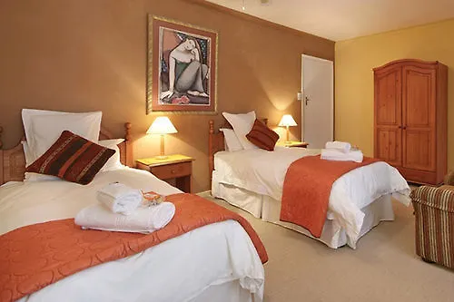 Le Petit Chateau Guest House Durbanville