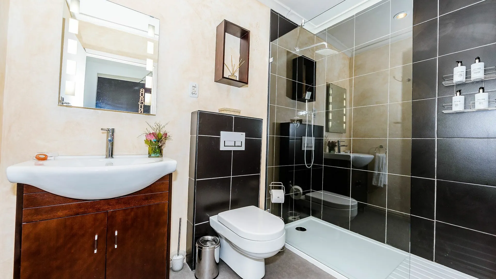 Le Petit Chateau Guest House Durbanville 4*,