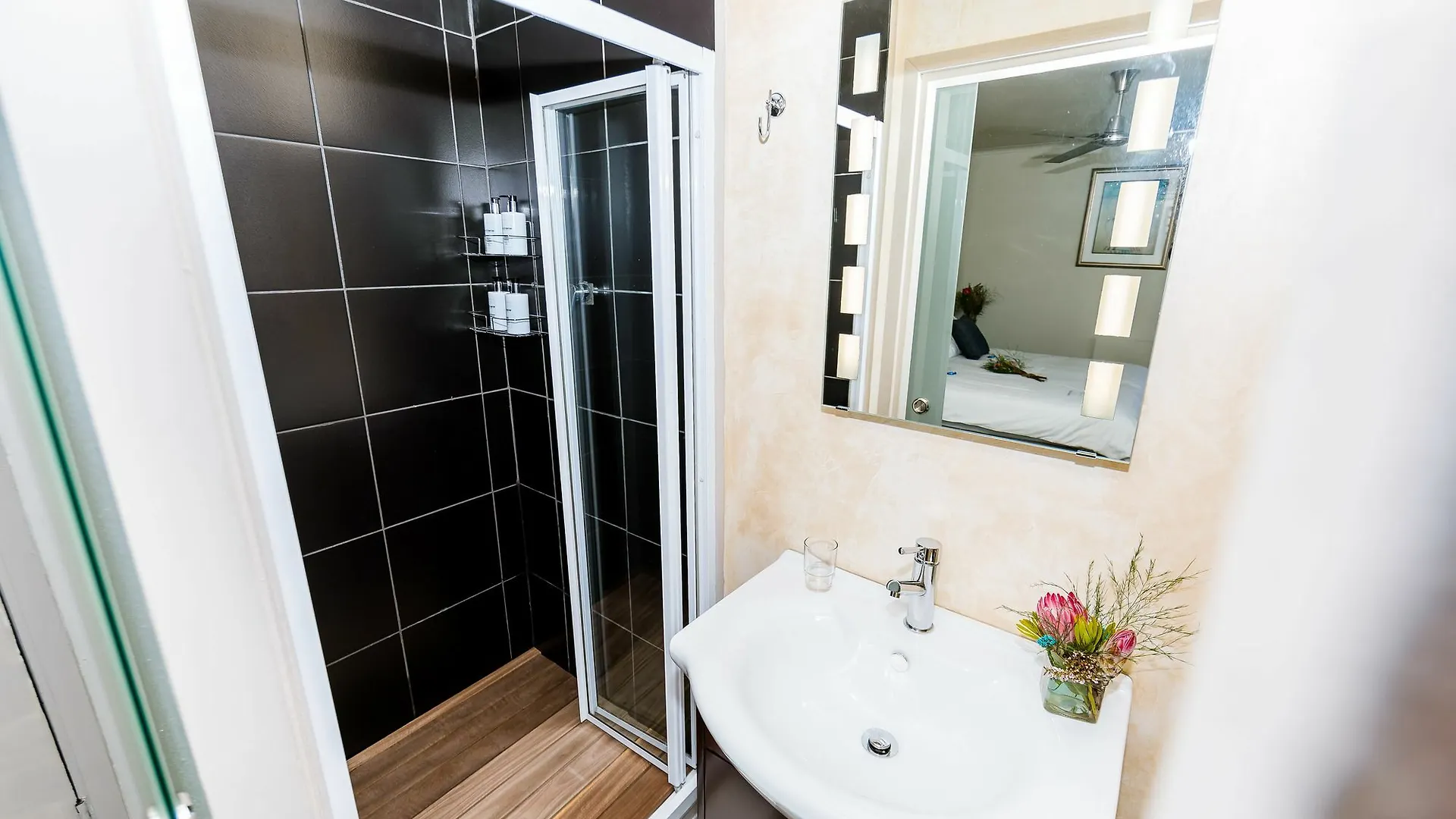 Le Petit Chateau Guest House Durbanville 4*,  Sudafrica