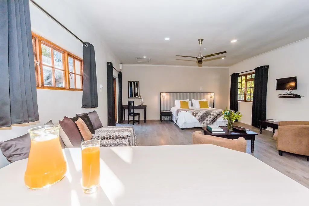Le Petit Chateau Guest House