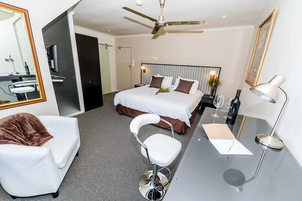 Le Petit Chateau Guest House 4*, Durbanville