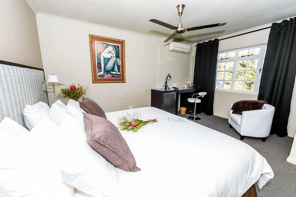 Le Petit Chateau Guest House