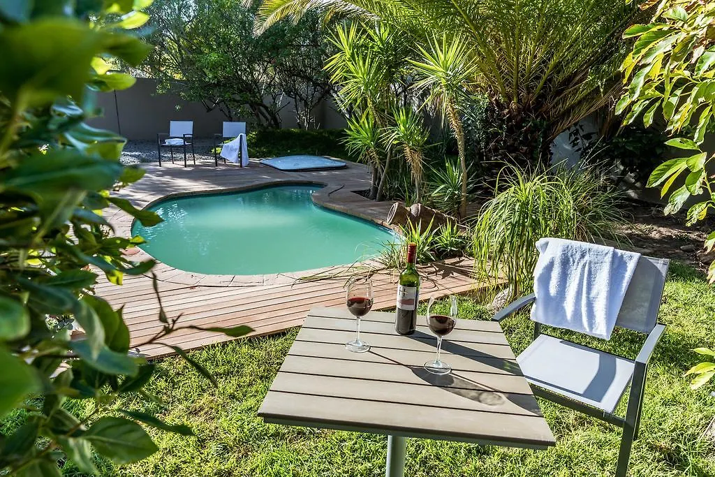 Le Petit Chateau Guest House Durbanville