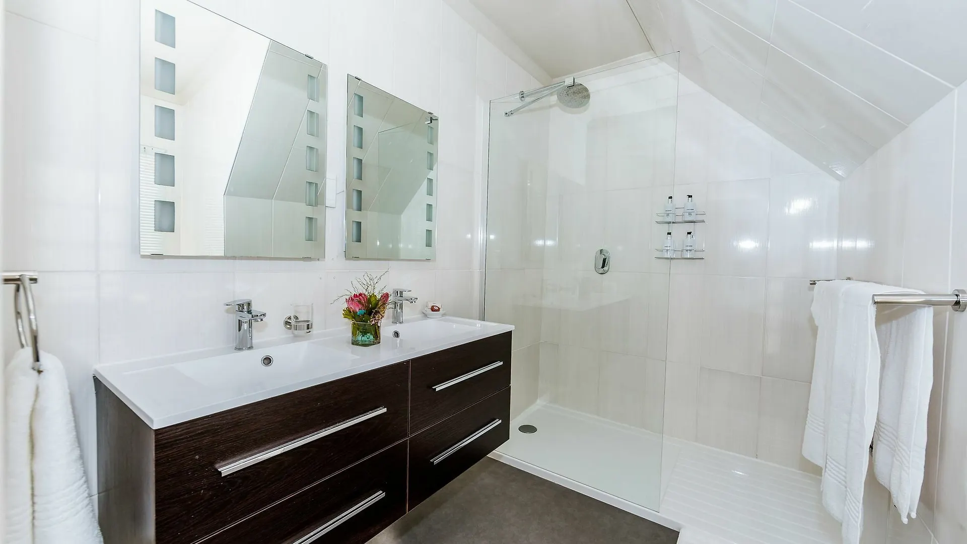 Le Petit Chateau Guest House
