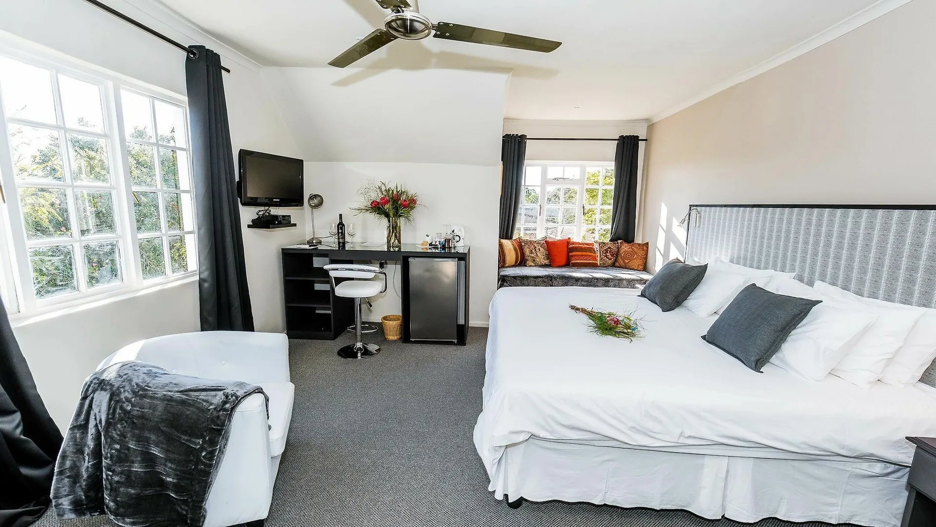 Le Petit Chateau Guest House