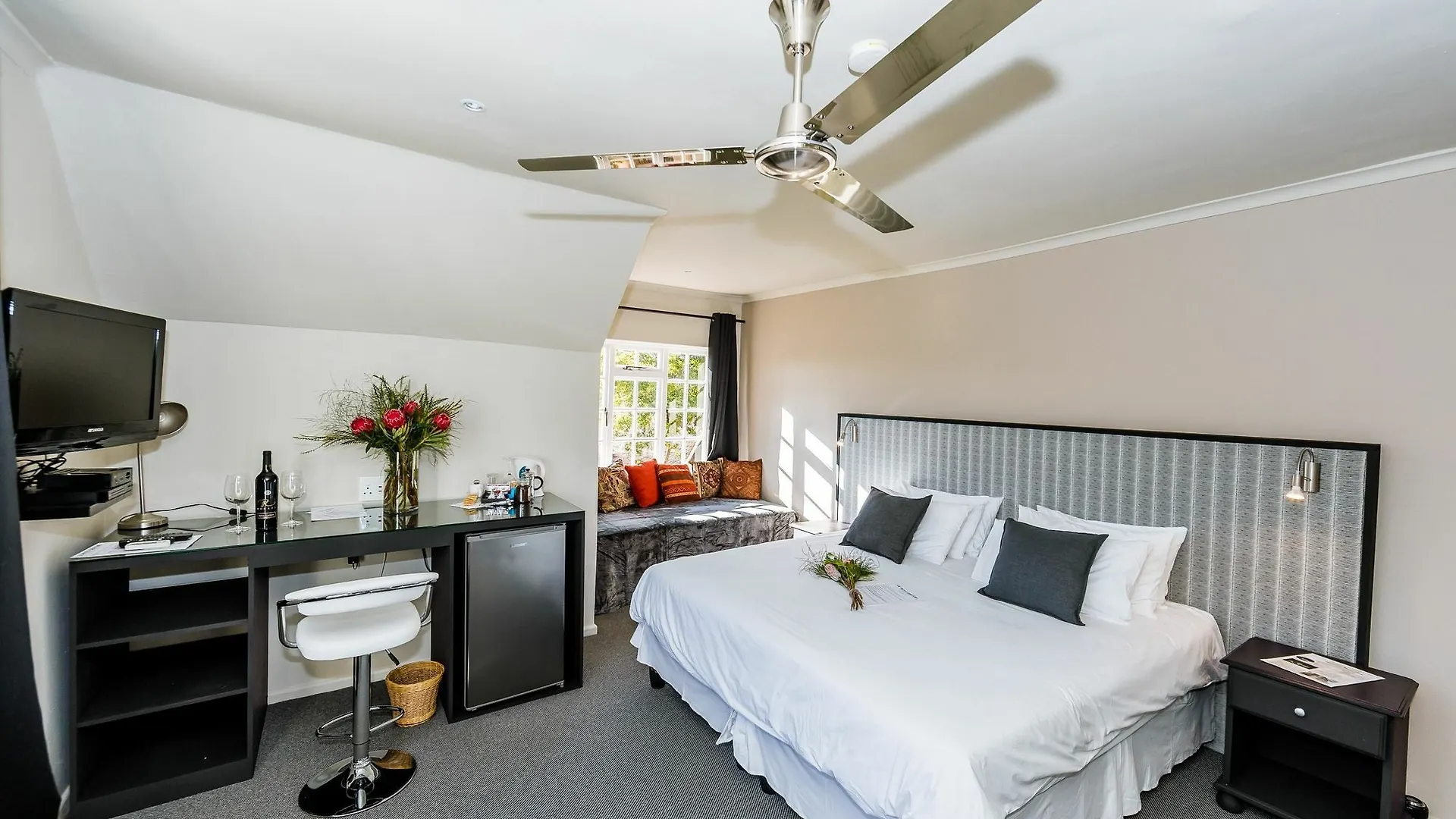 Le Petit Chateau Guest House